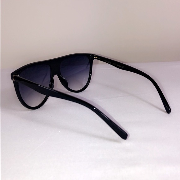 NEW* DESIGNER LIKE. Oversized black sunglasses. - Picture 2 of 4